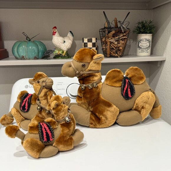 3 Vintage Plush Camels from Dubai - Picture 9 of 17